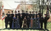 Festausschuss mit Fahnenpaten und Schirmherrn beim 100-jährigen Gründungsfest 2000